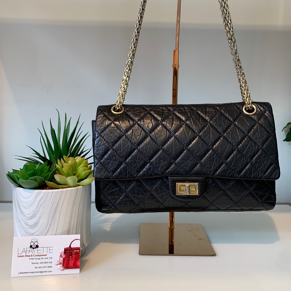 Chanel Reissue 2.55 (size 226)